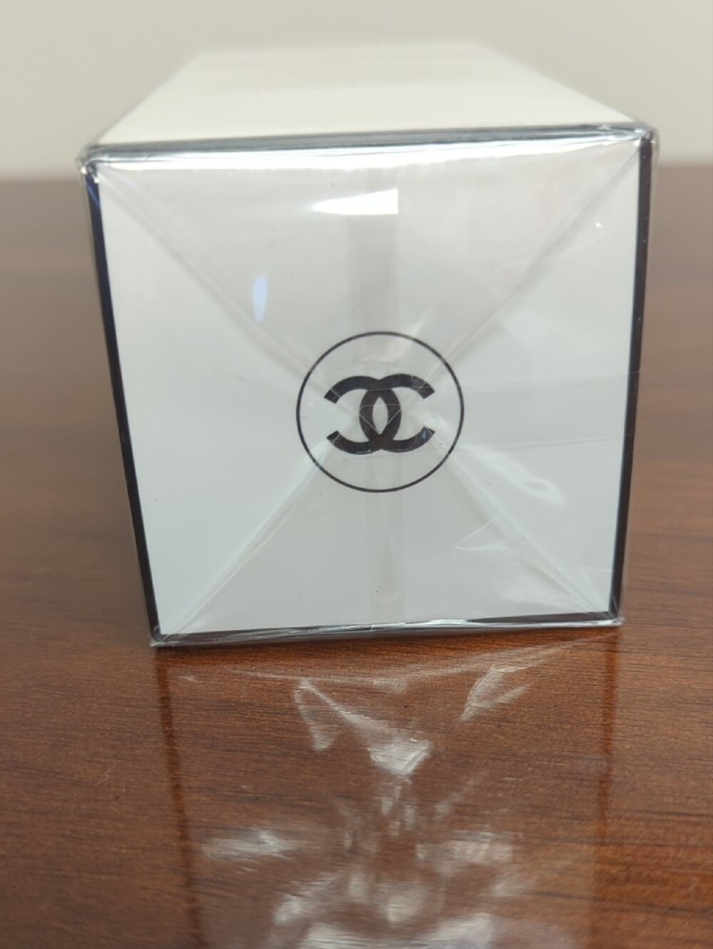 CHANEL N°5 The Gold Body Oil In Original Unopened White & Black Packaging - Picture 2 of 3